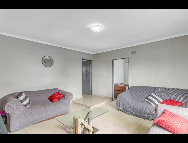 4 BEDROOM FREEHOLD FOR SALE IN COSMO CITY